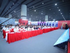 鷹衛(wèi)浴戴日華：堅持高質量發(fā)展，向高價值轉型