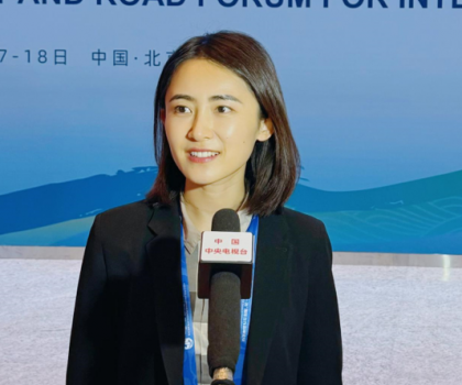 出席“一帶一路”國際合作高峰論壇，惠達(dá)衛(wèi)浴王佳接受央視、鳳凰新聞采訪！